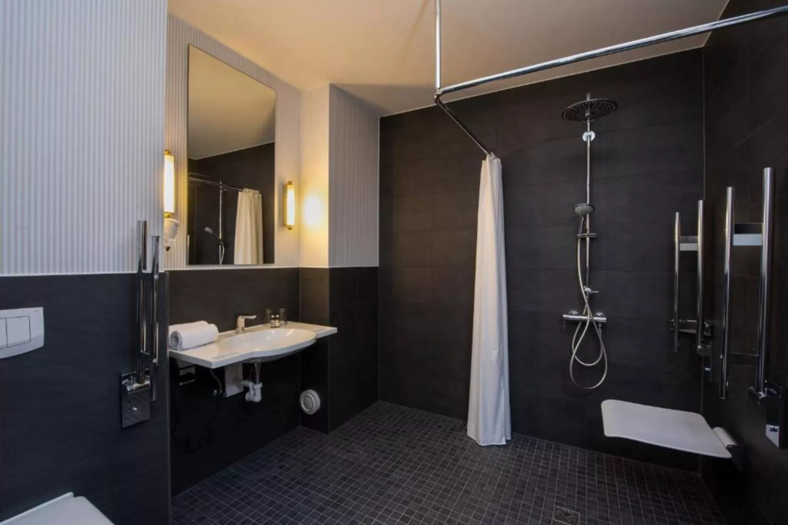 Rugen Suites-Badkamer