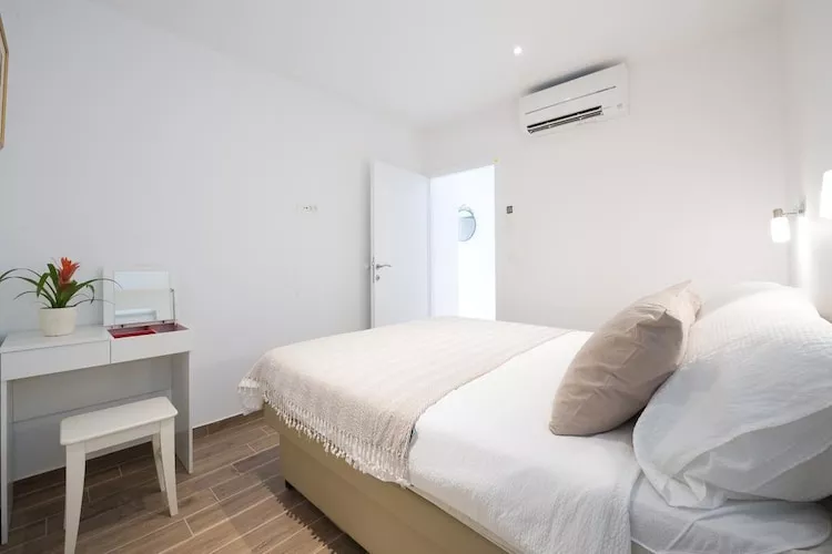 Apartments Horizon - One-Bedroom Apartment with Balcony and Sea View-Slaapkamer