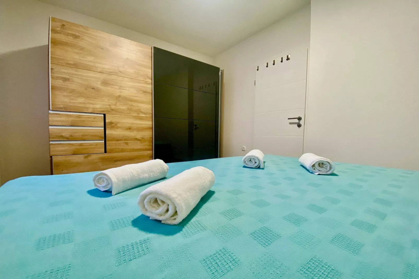 VERT Apartment - Two Bedroom Apartment with Terrace-Slaapkamer