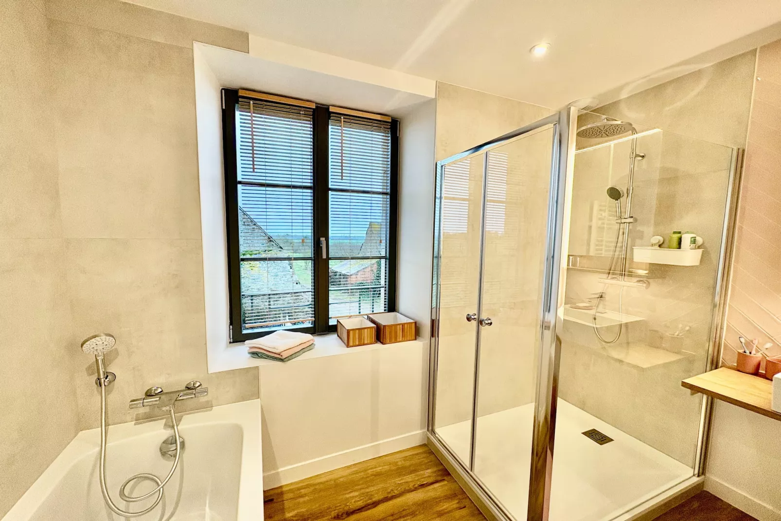 Joli gîte à Corseul-Badkamer