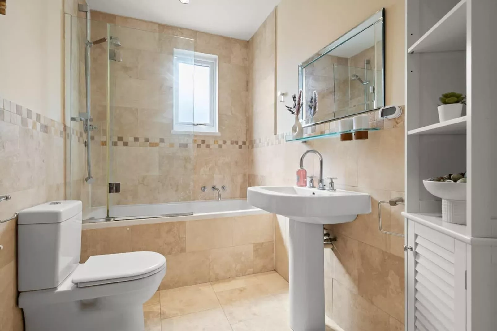 KT2 Shortlands 104-Badkamer