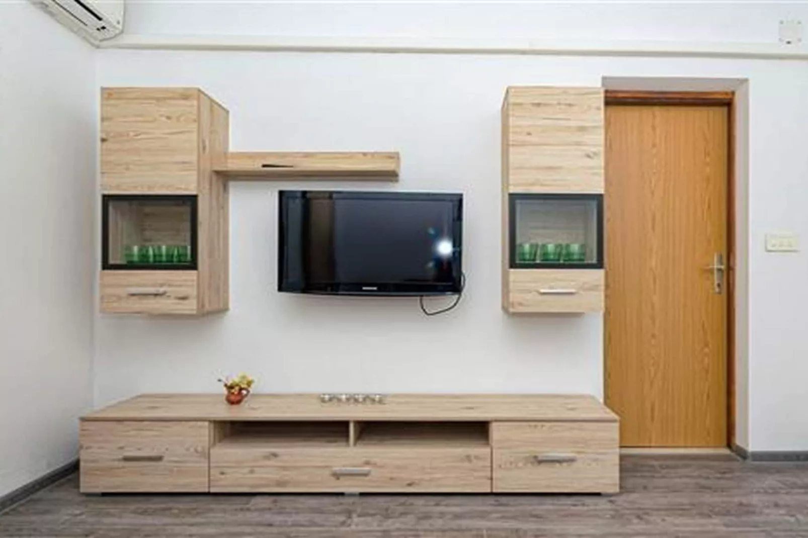 Apartments Radojković Lumbarda -One Bedroom Apartment with Terrace and Partial Sea View(A1)-Woonkamer