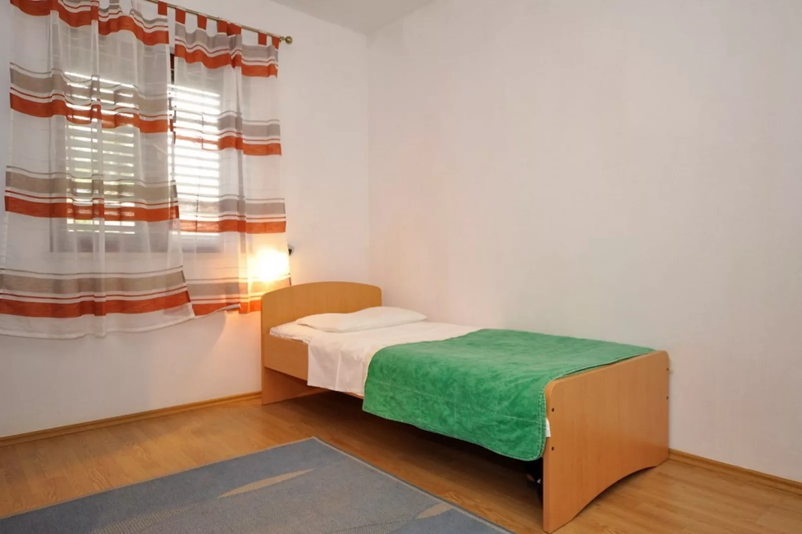 Apartments Seagull - Comfort Two Bedroom Apartment with Sea View Balcony (Tonko)-Slaapkamer