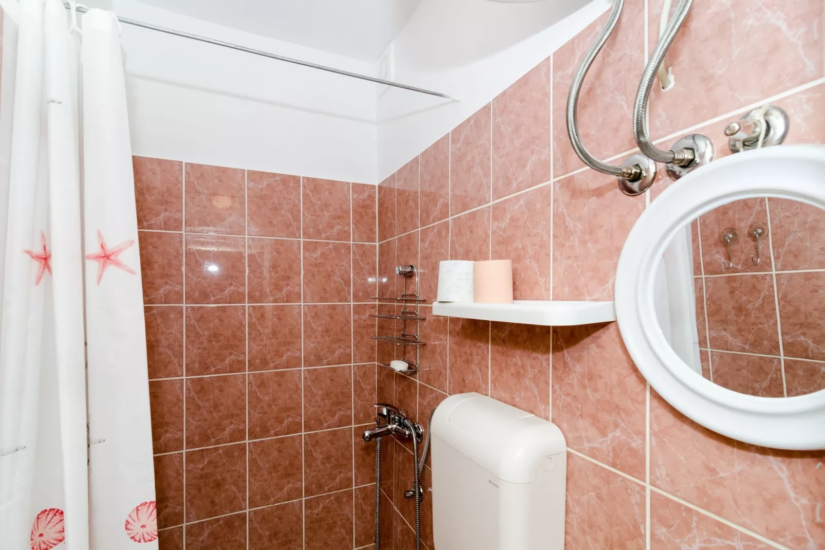 Apartment Berk - One-Bedroom Apartment with Terrace-Badkamer