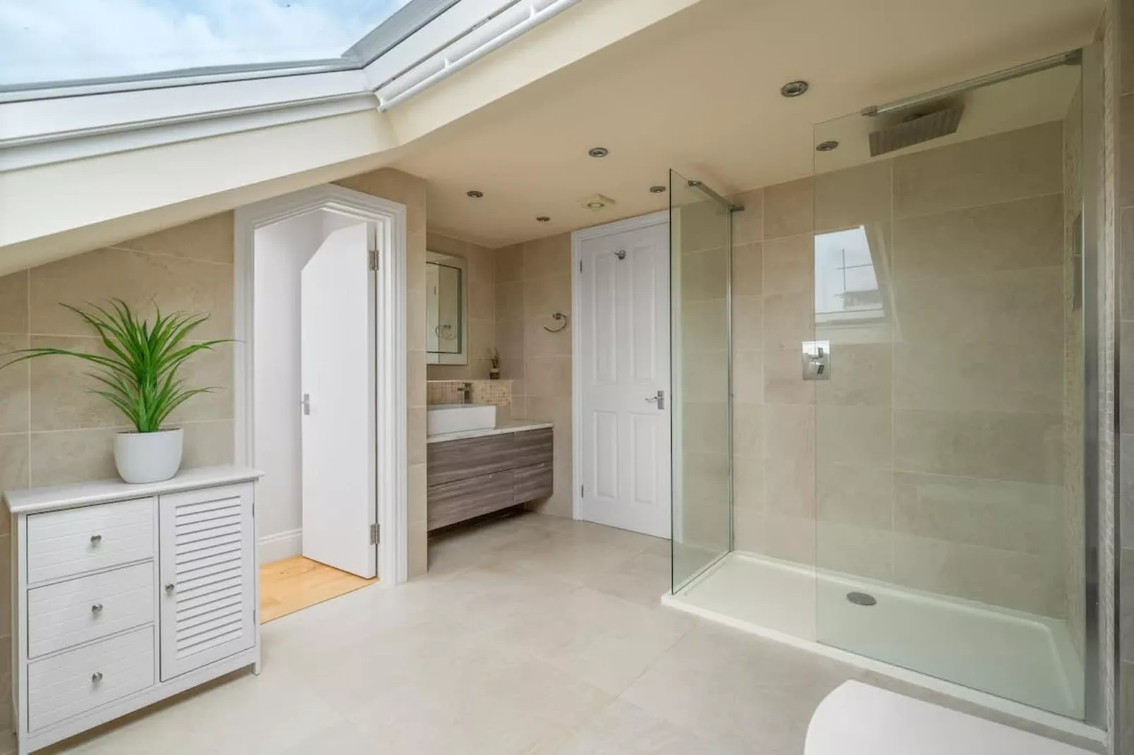 KT2 Shortlands 104-Badkamer