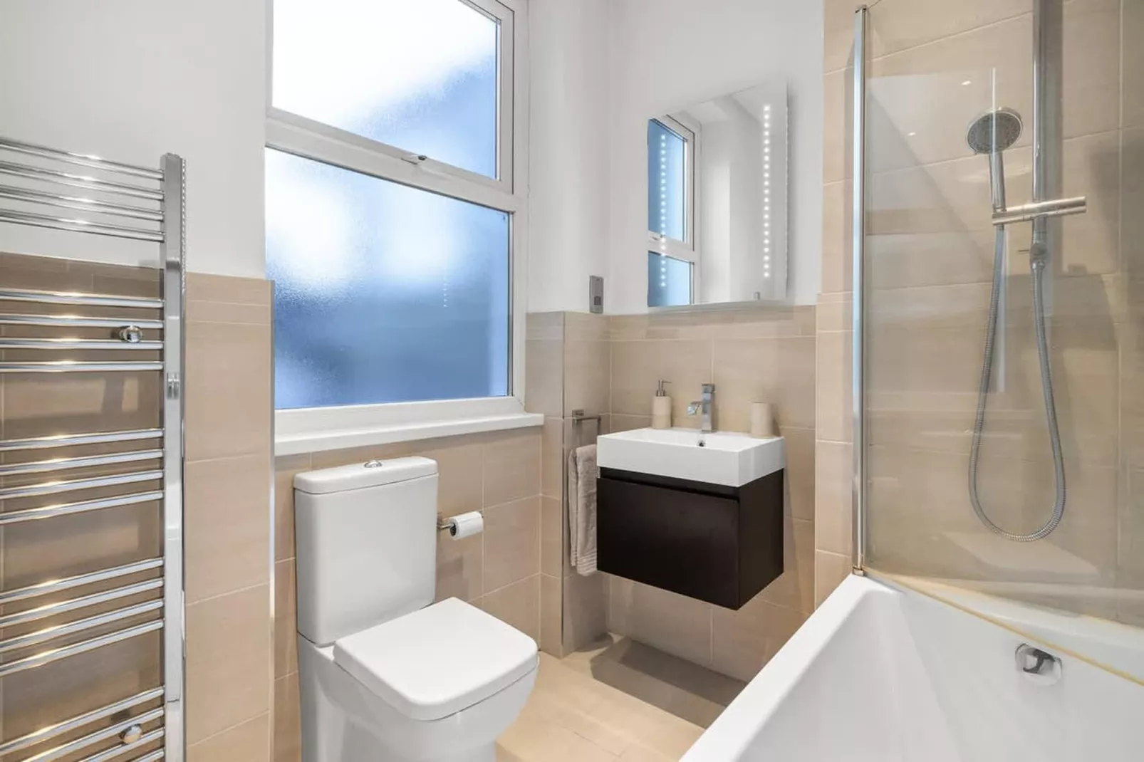 SW6 Fulham Palace Rd-Badkamer