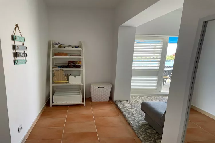Apartments Sun 4 You - One Bedroom Apartment with Terrace and Sea View (Apartment 1) - Binnen