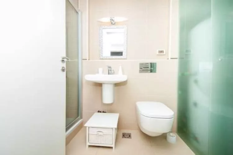 Apartment Vesna - Superior Three Bedroom Apartment with Balcony-Badkamer