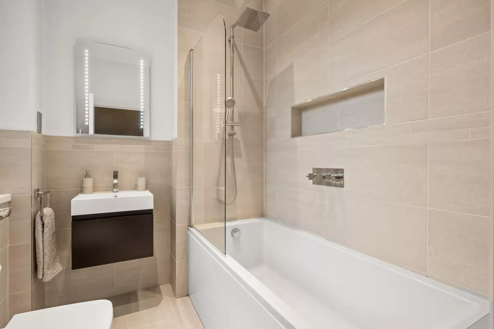 SW6 Fulham Palace Rd-Badkamer