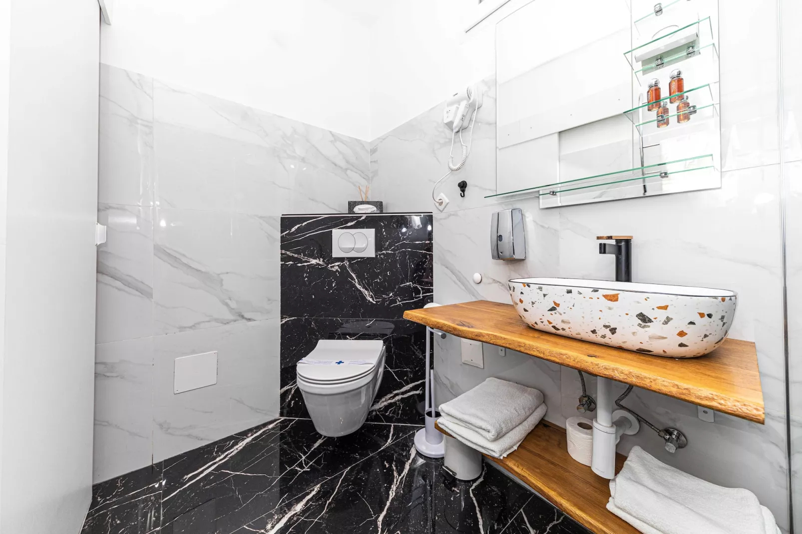 Apartments Keka - One Bedroom Apartment-Badkamer