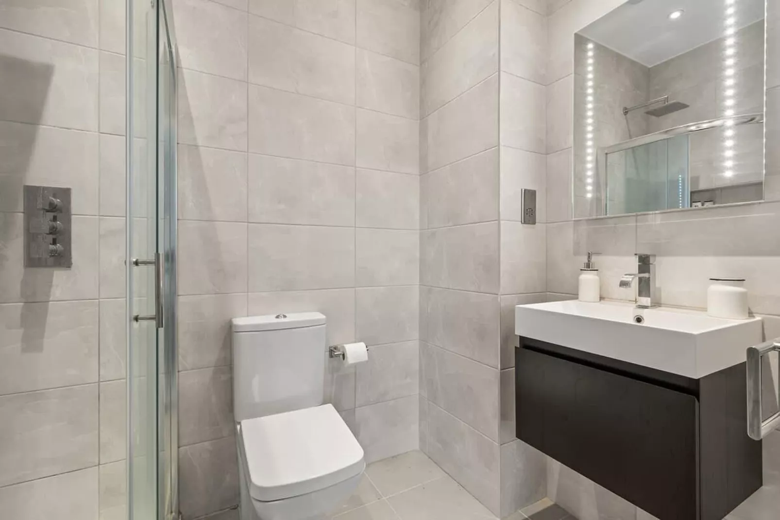 SW6 Fulham Palace Rd-Badkamer