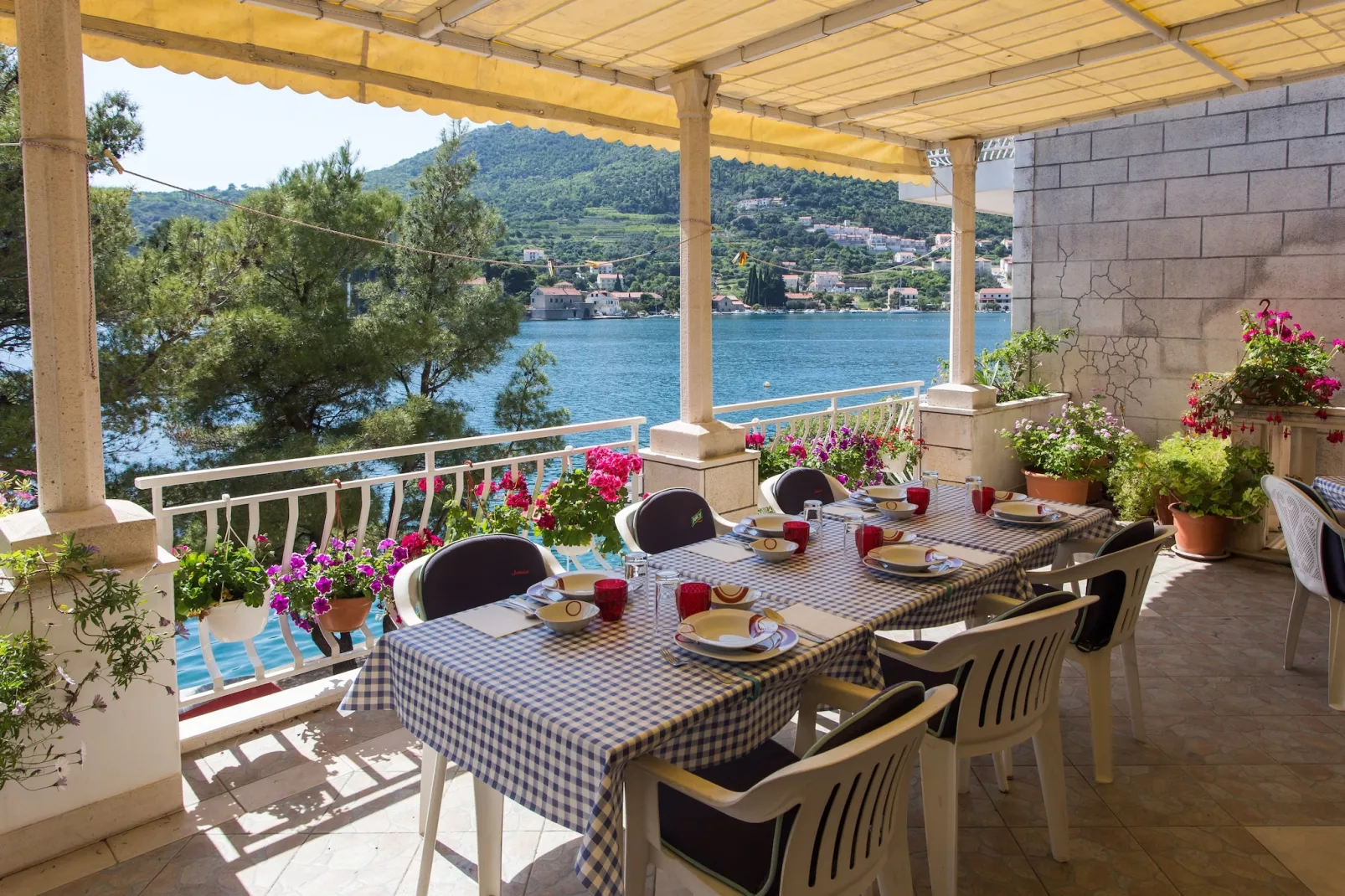 Villa Malfi - Standard Two-Bedroom Apartment with Sea View (A6)-Terras