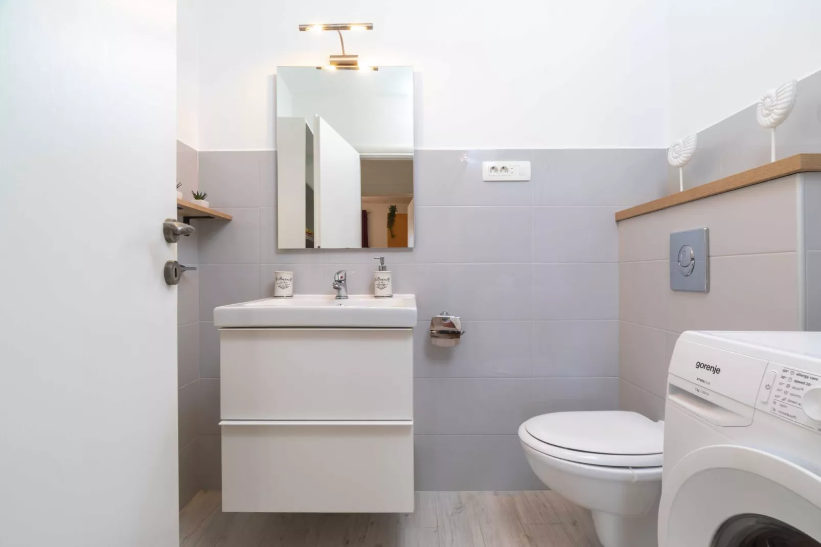 Holiday Home Diana - Five Bedroom House with Terrace and Sea View-Badkamer