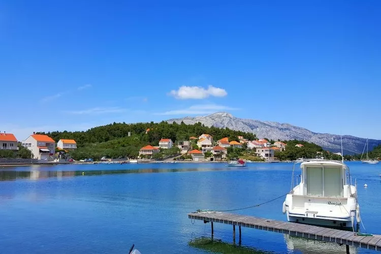 Apartments Radojković Lumbarda - Comfort Two Bedroom Apartment with Terrace and Sea View (A2)-Uitzicht