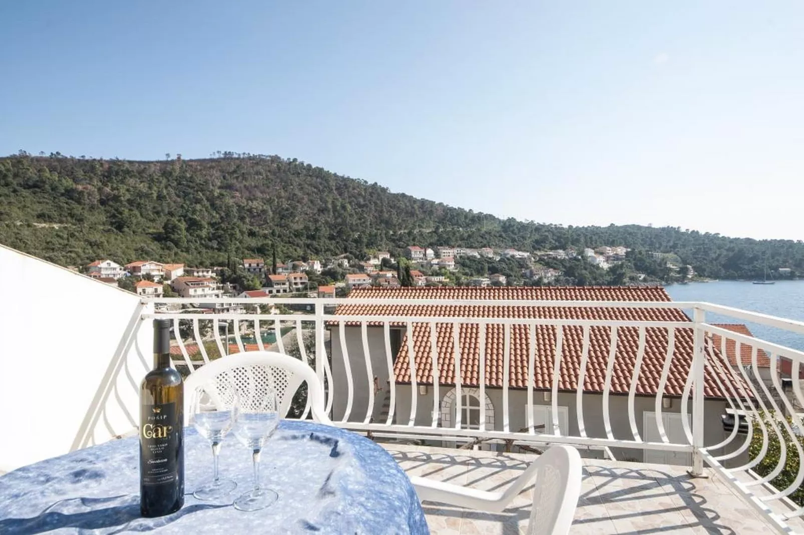 Bertie's Lodge - One Bedroom Apartment  with Terrace and Sea View(A2)-Terras