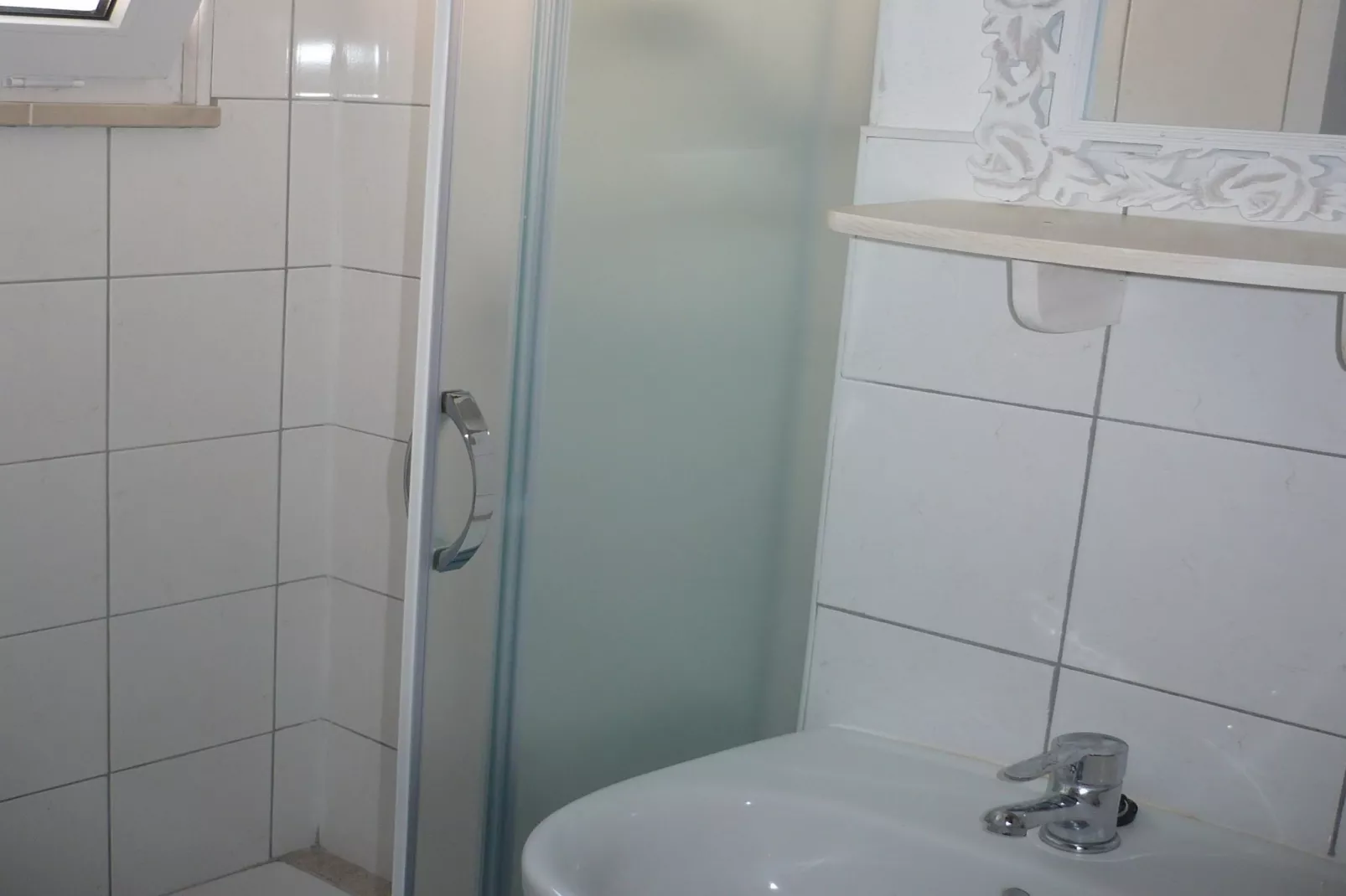 Stone House Mia - Two Bedroom Stone House with Terrace and Sea View-Badkamer