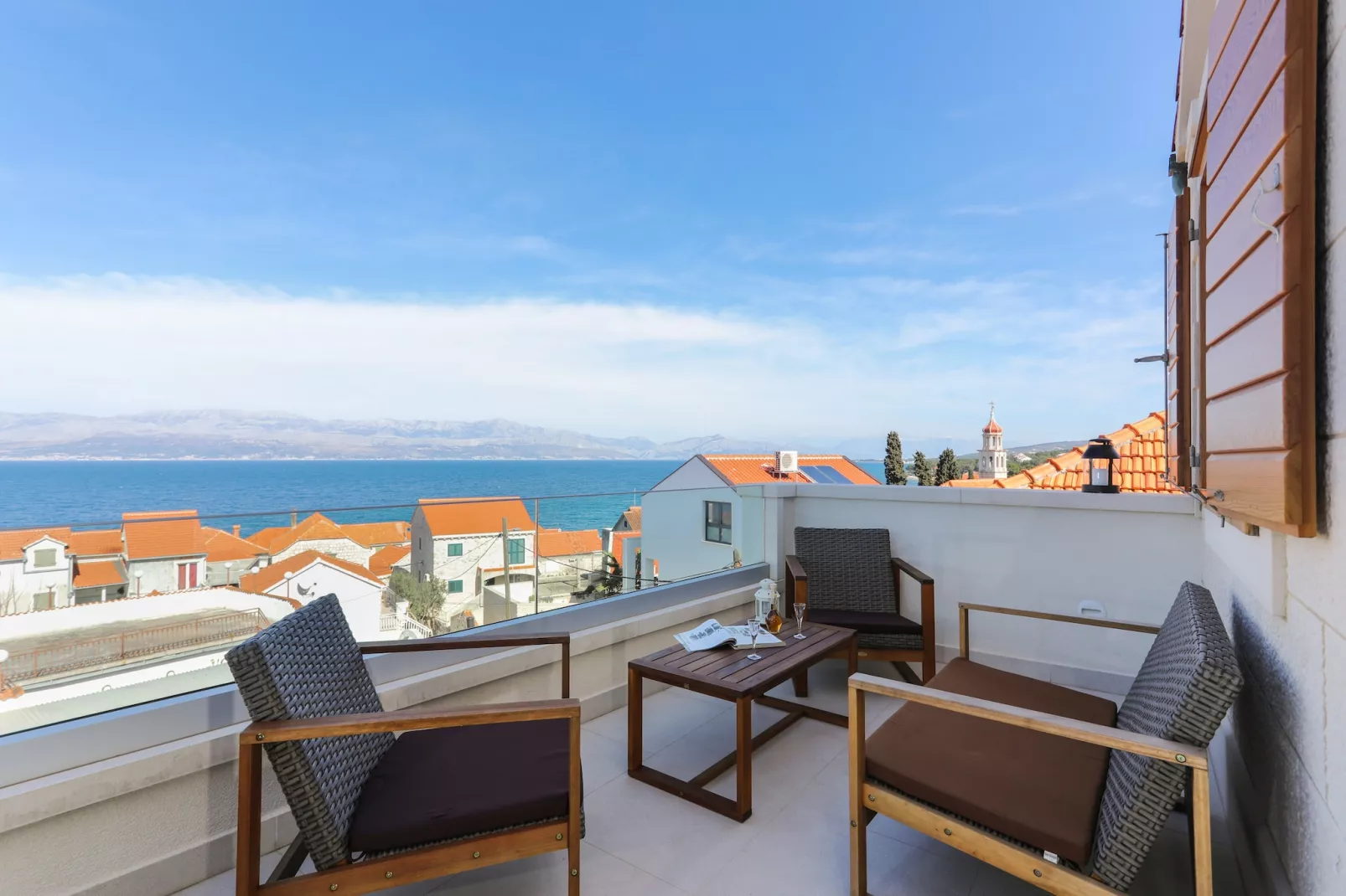 Apartment M&J - Comfort Two Bedroom Apartment with Terrace and Sea View (Škaro)-Terras