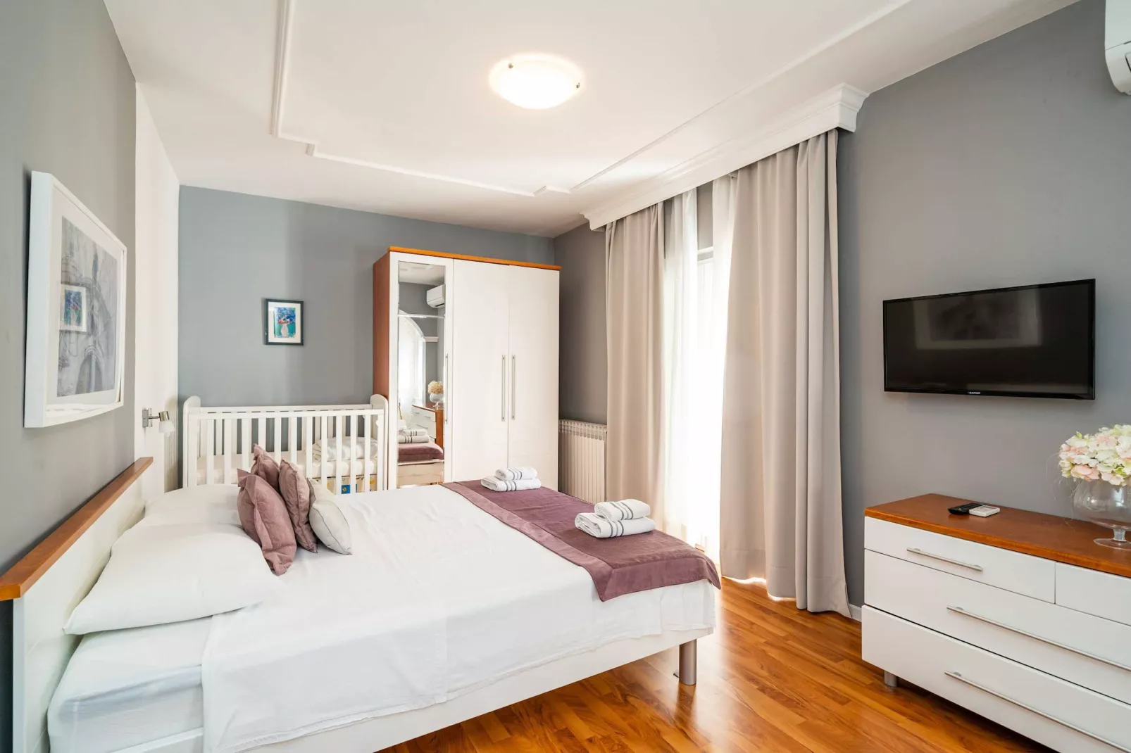 Holiday Home Trojković- Four Bedroom Holiday Home with Terrace and Swimming Pool-Slaapkamer