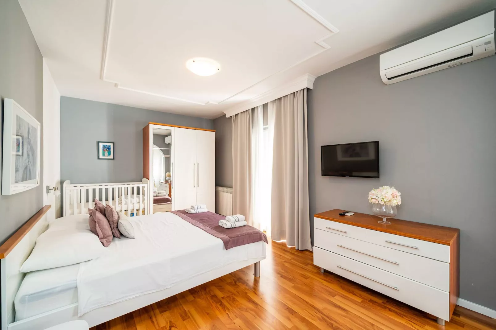 Holiday Home Trojković- Four Bedroom Holiday Home with Terrace and Swimming Pool-Slaapkamer