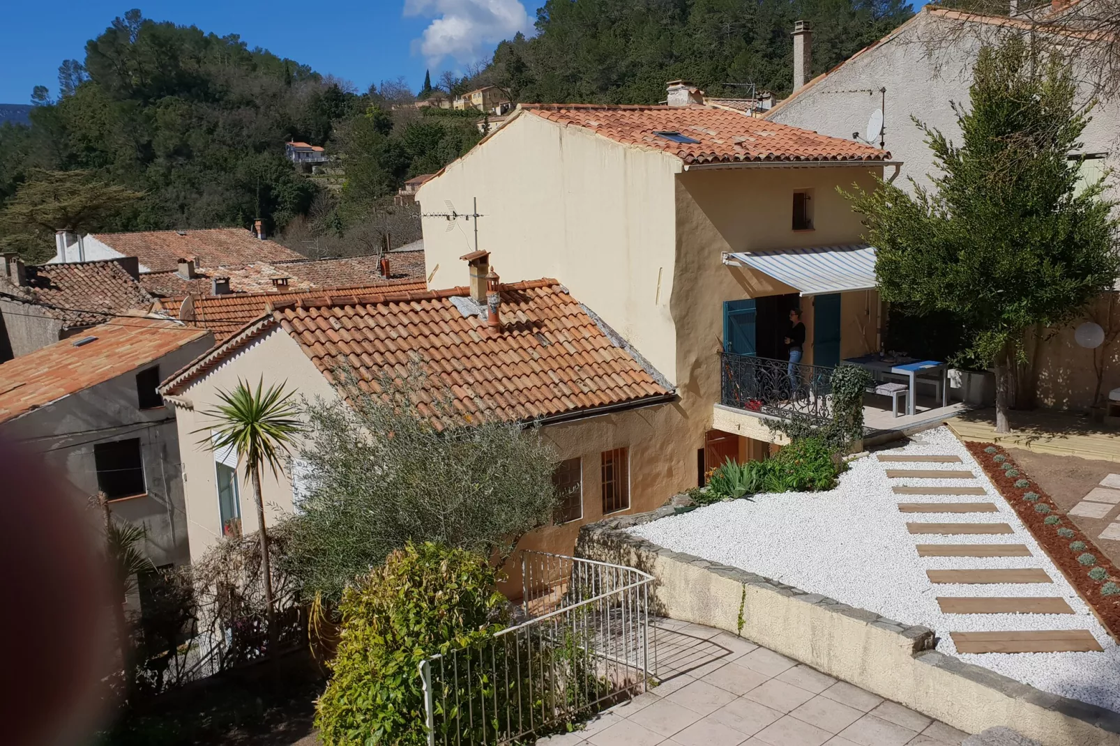 Pool & View Village home