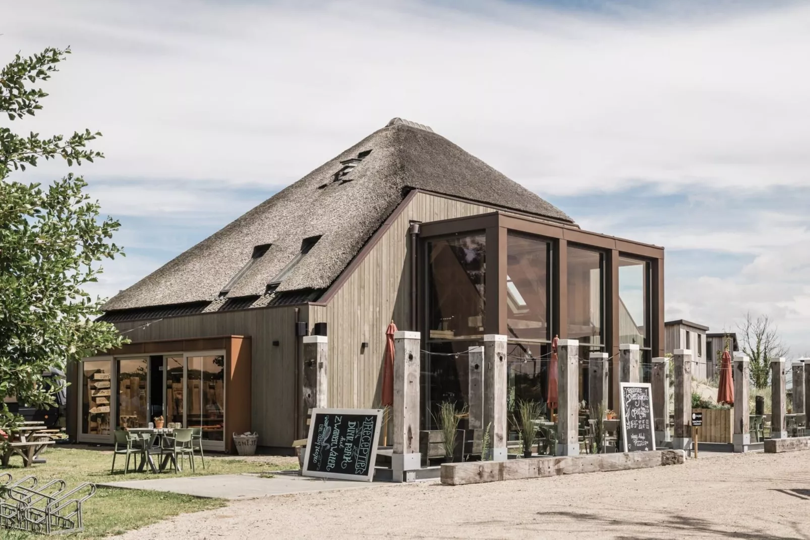 Reddingshuisje - Duynpark - Buitenkant zomer