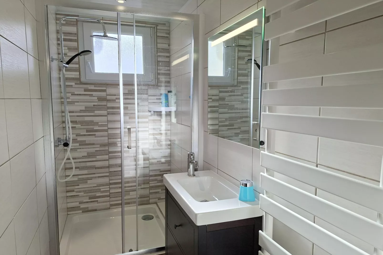 Doppelhaushälfte in St Pol de Leon-Badkamer