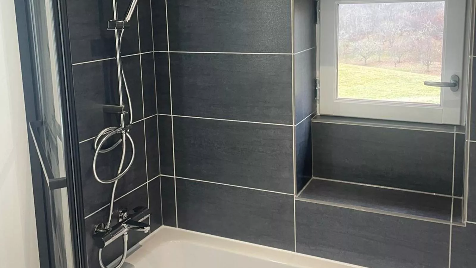 Maison Sauveterre-Badkamer