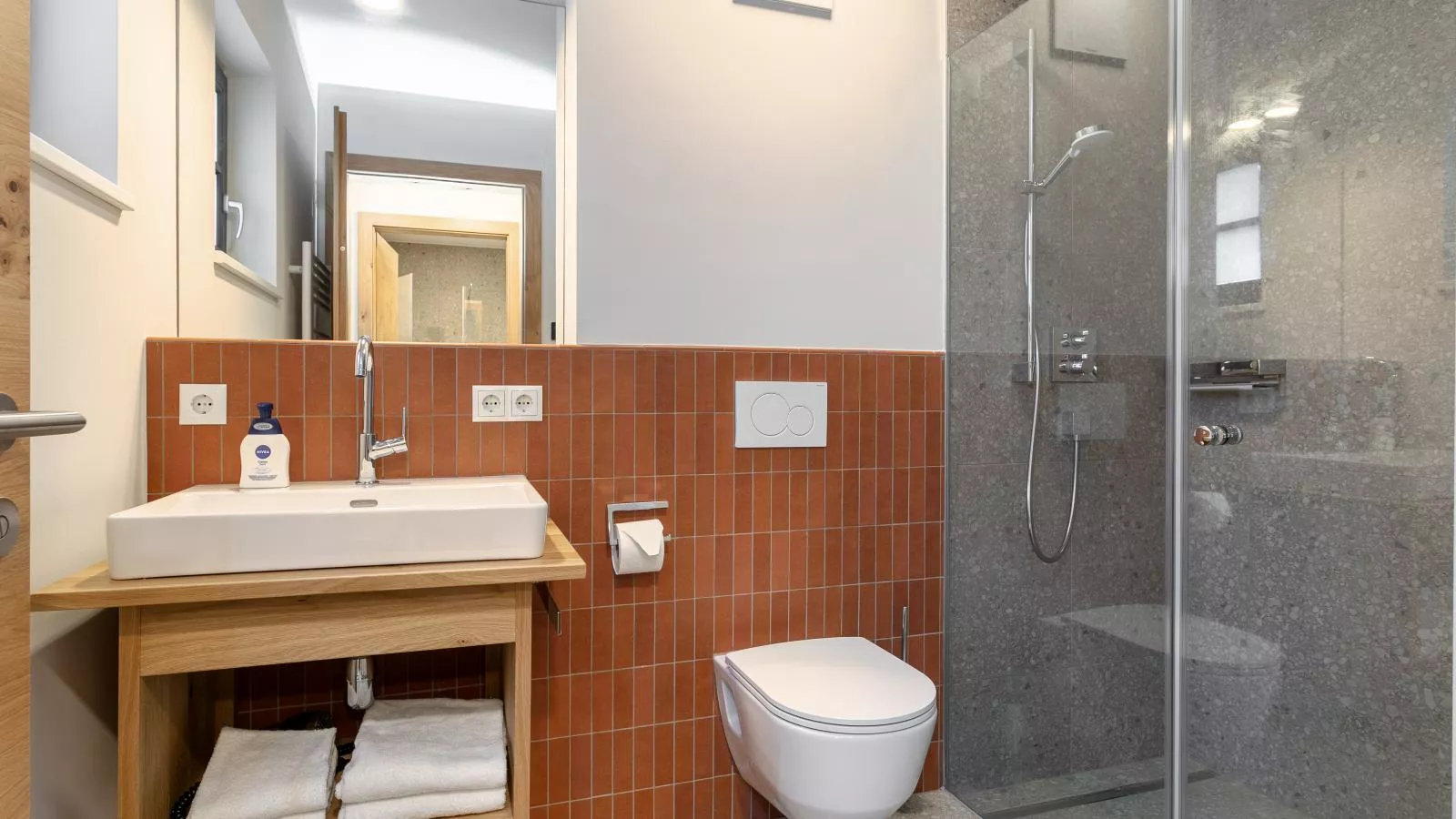 Tauernlodge Eben E1-Badkamer