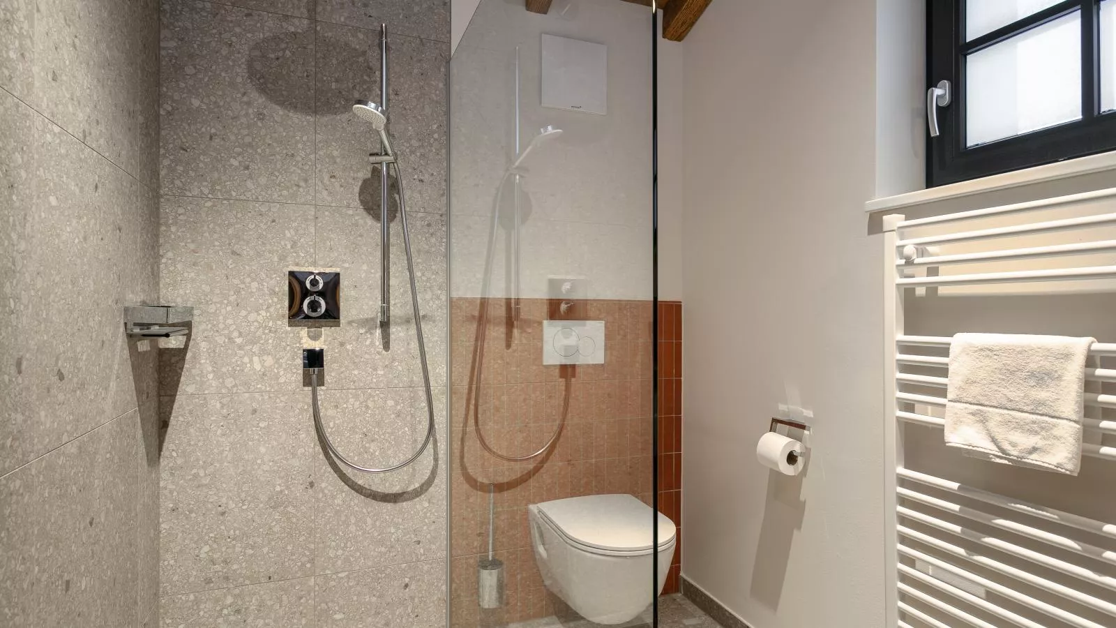 Tauernlodge Eben E1-Badkamer