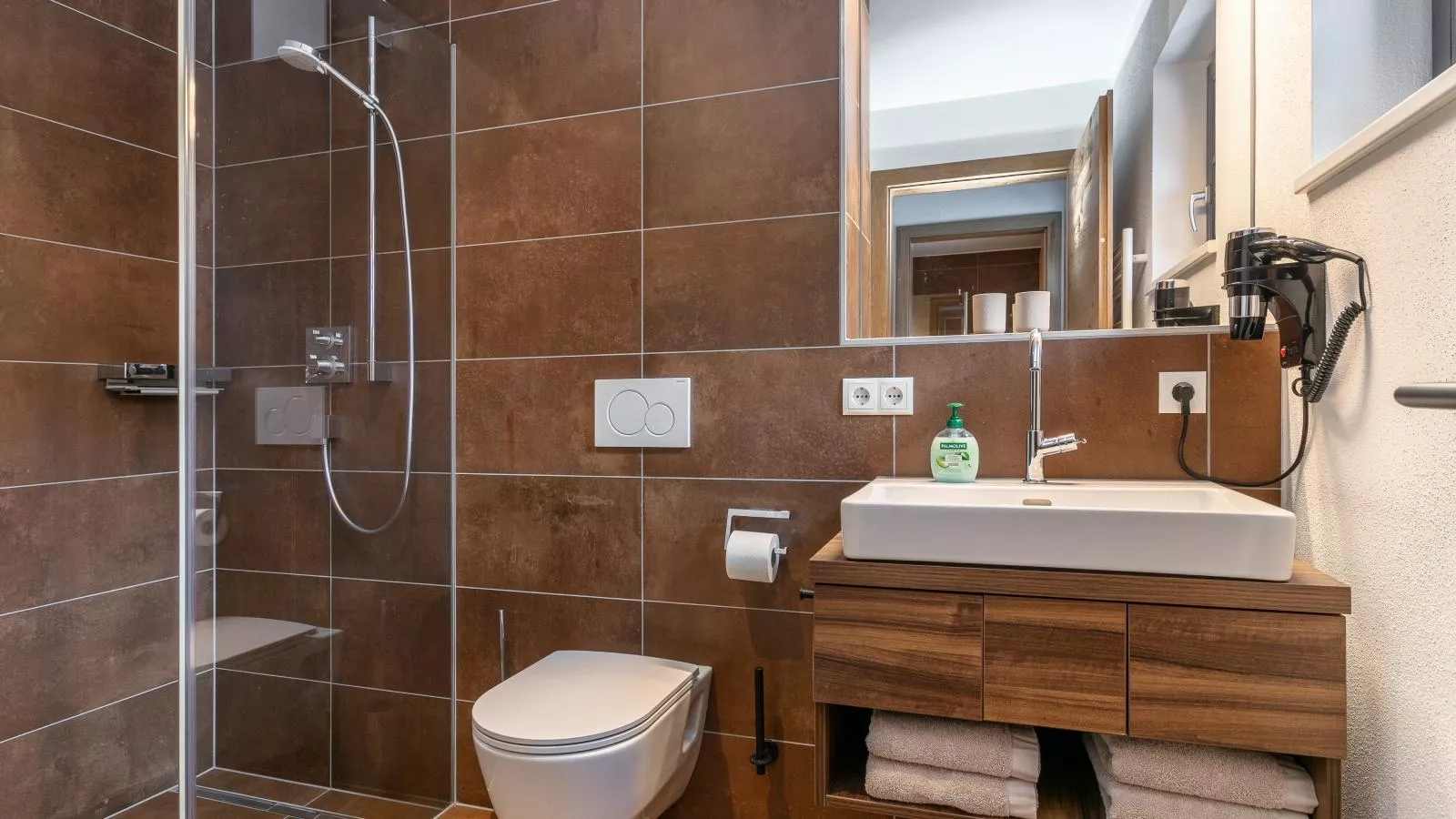 Tauernlodge Eben D4 - Badkamer