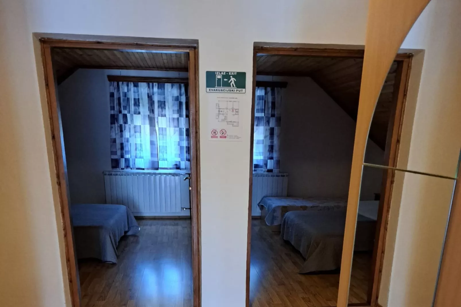 Guesthouse Žafran- Two Bedroom Apartment-Woonkamer
