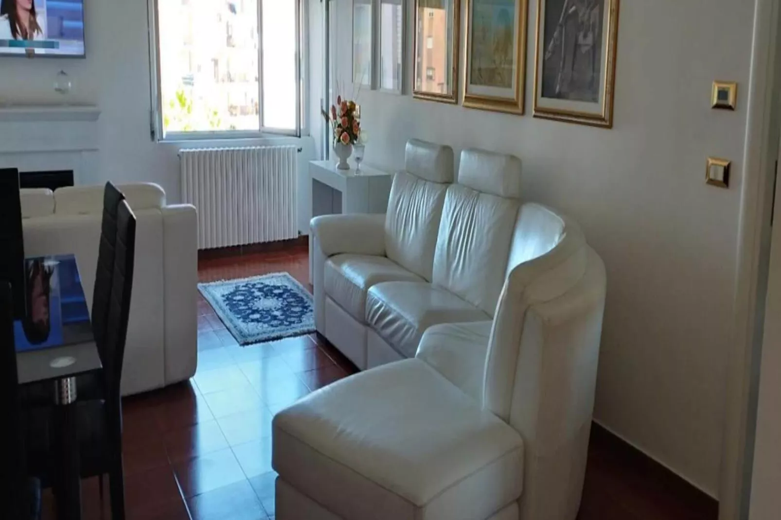 Tina Apartment-Woonkamer