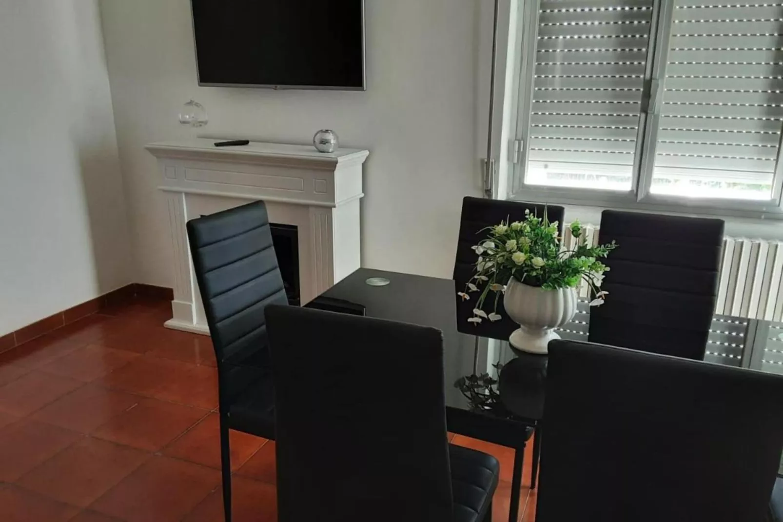 Tina Apartment-Woonkamer