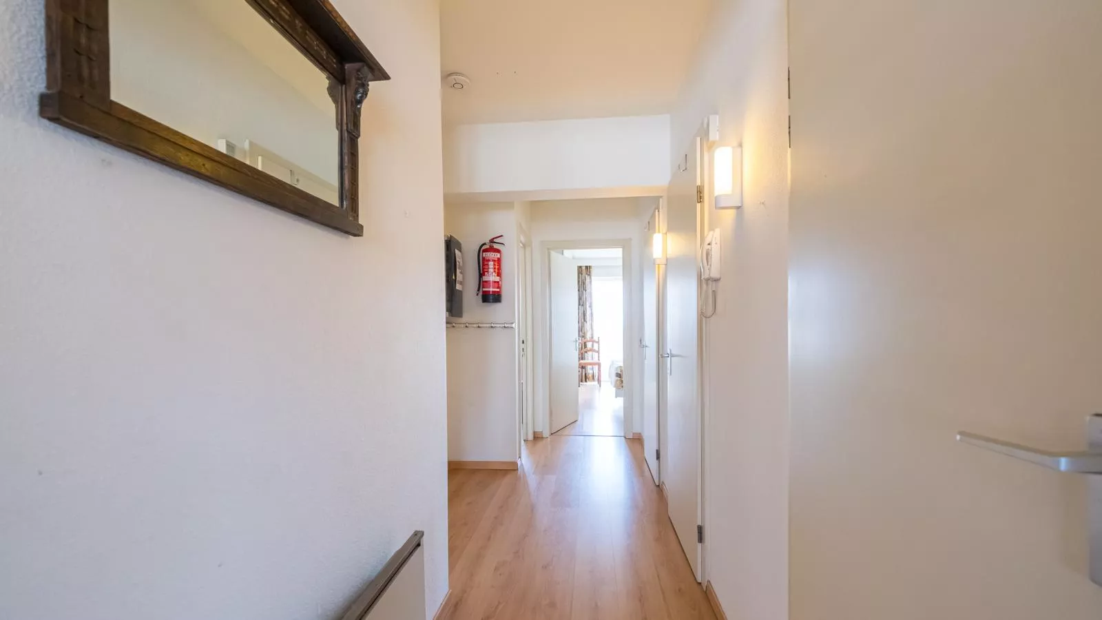 Canberra - 0803 + park. 10-Binnen