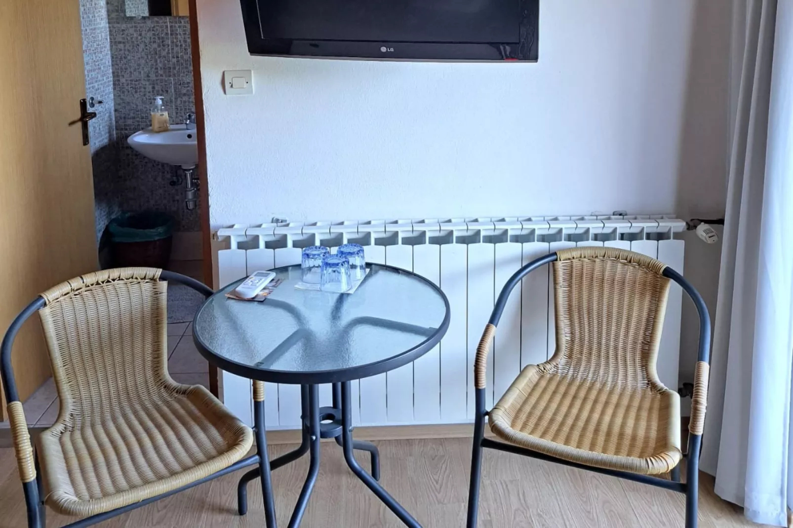 Guesthouse Žafran- Double Room With Terrace-Woonkamer