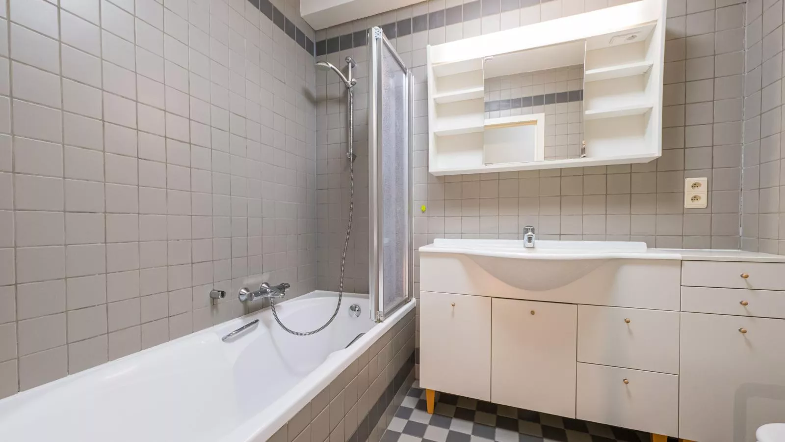 Scholekster - 0004 + box 000-Badkamer