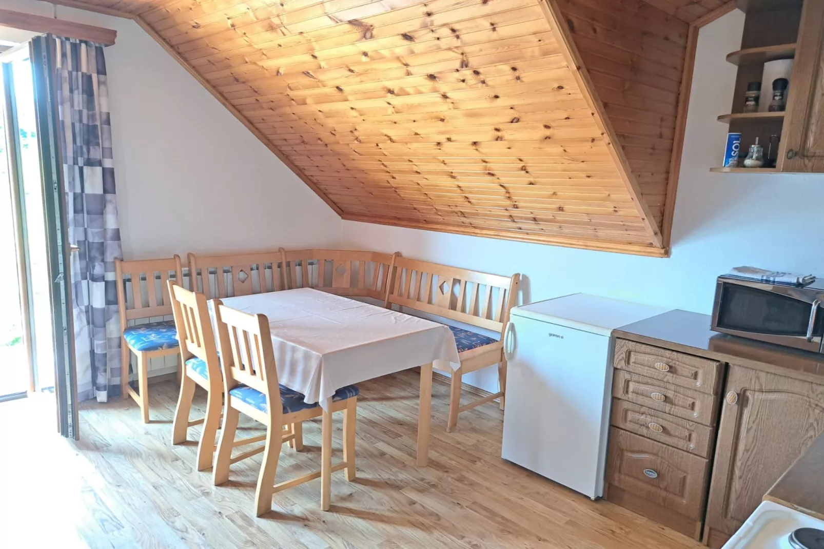 Guesthouse Žafran- Double Room With Terrace-Eetkamer