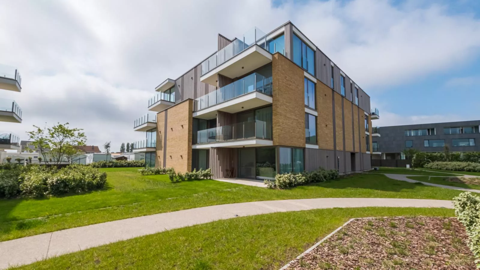 Ancilla  - 0105-Buitenlucht