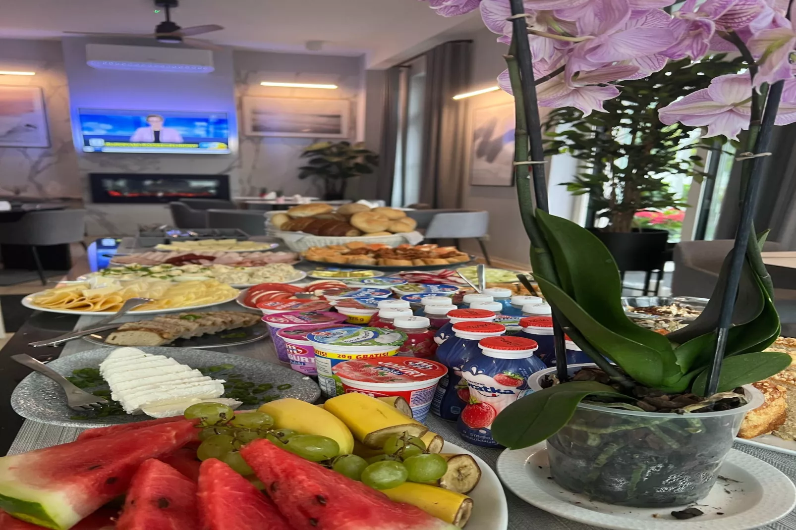 Apartament z balkonem na pierwszym piętrze-Eetkamer