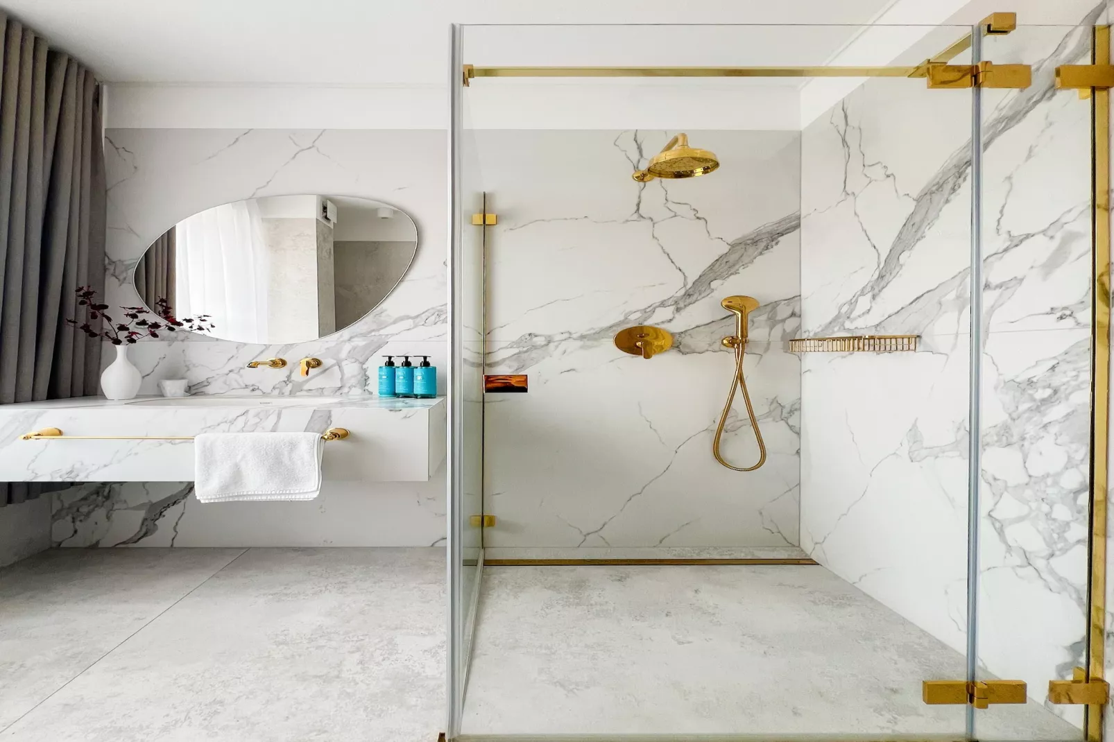 Apartament z balkonem na pierwszym piętrze-Badkamer