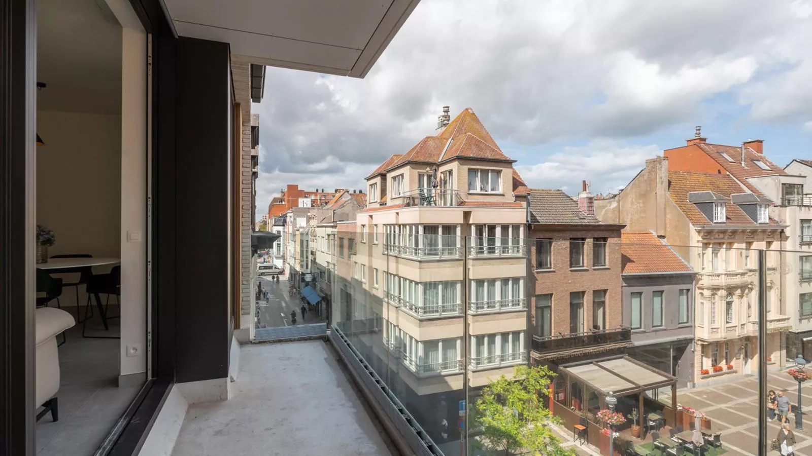 Maple Leaf - 03.02 + garage