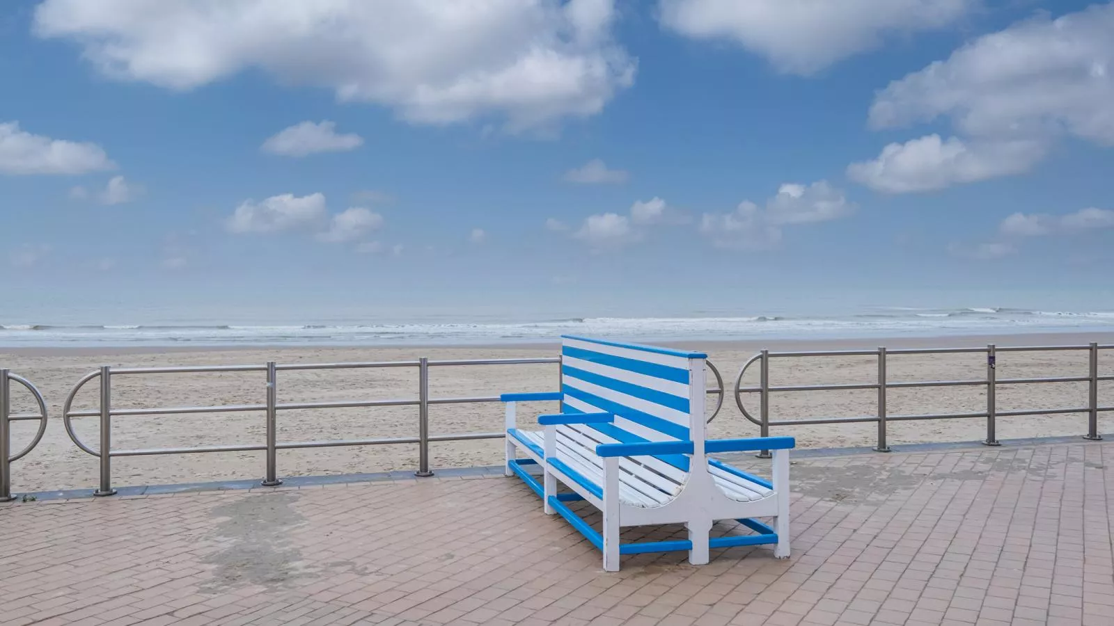 Four Seven  - 0102 + box 1-Buitenlucht