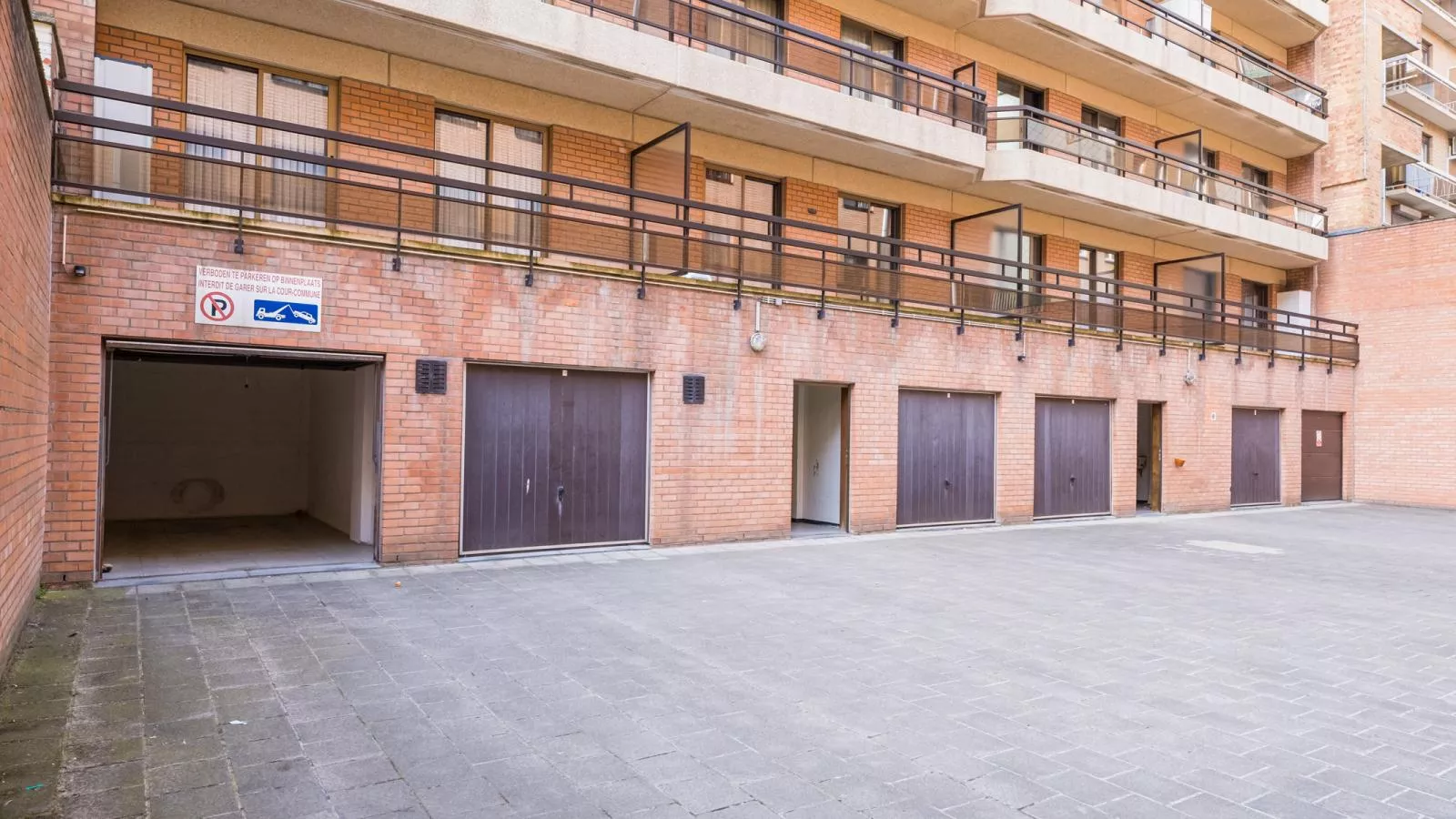 Atlantis I - 0104 + box 14-Buitenlucht