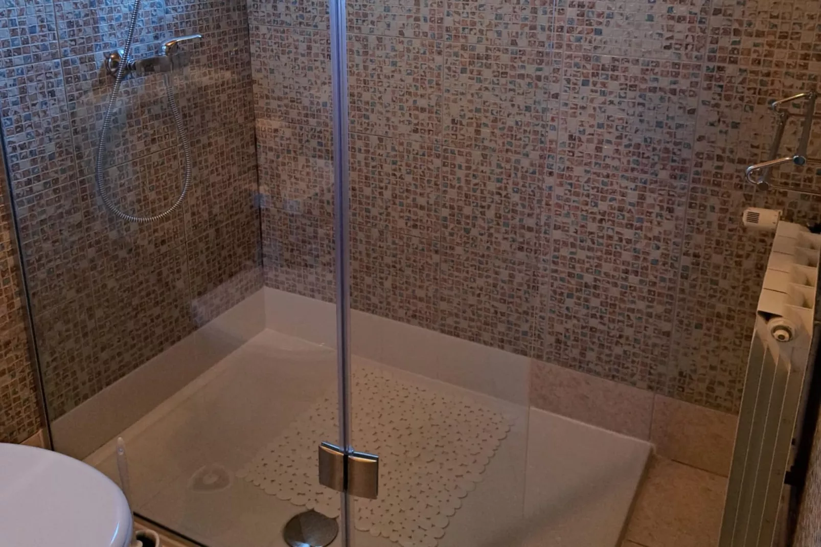 Guesthouse Žafran- Two Bedroom Apartment-Badkamer