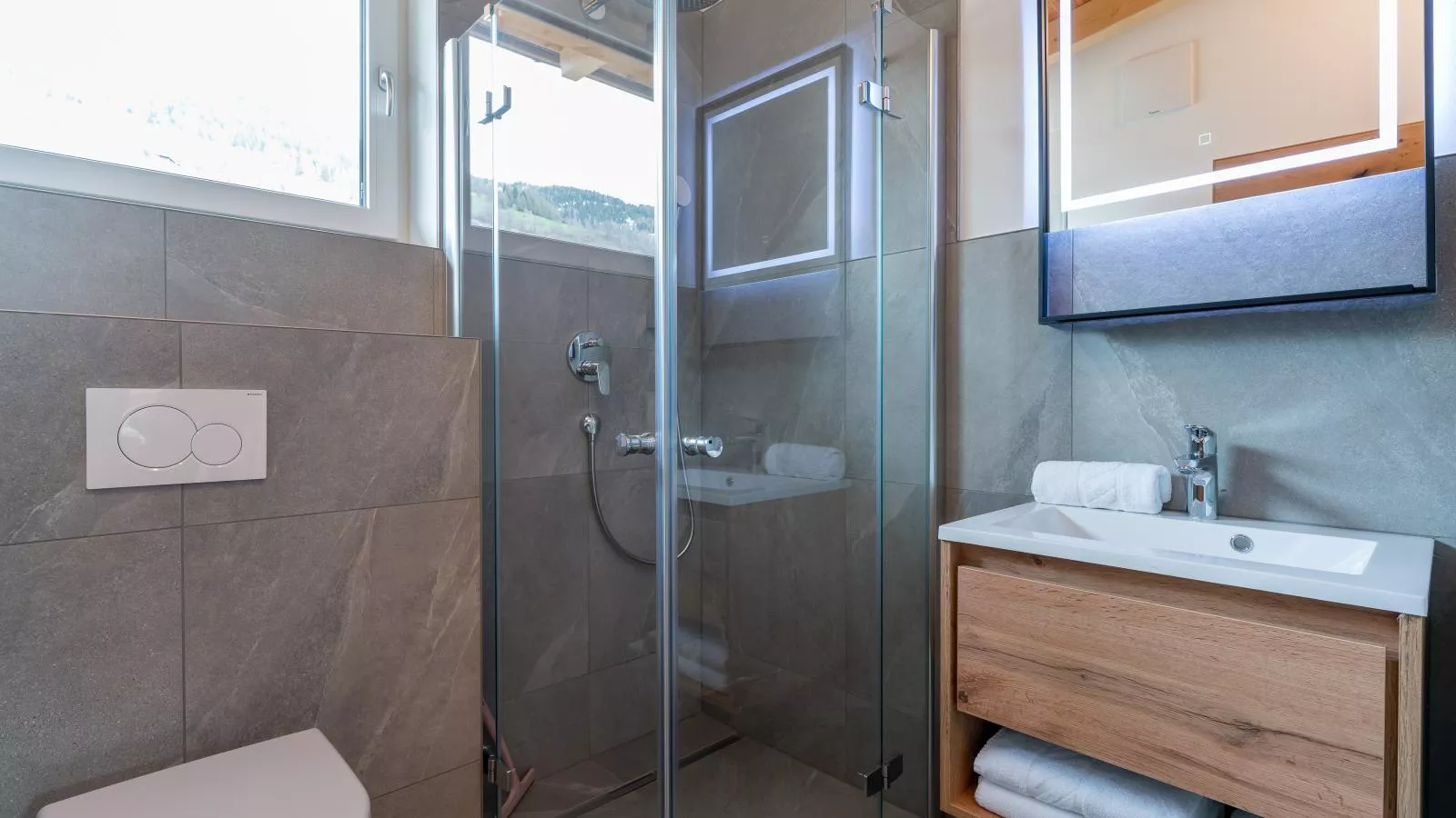 Bergzicht 2B - Badkamer