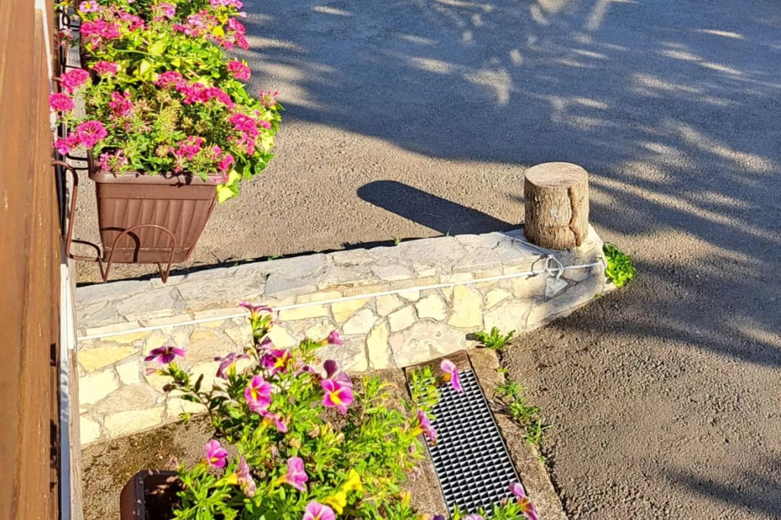 Guesthouse Žafran- Two Bedroom Apartment-Tuinen zomer