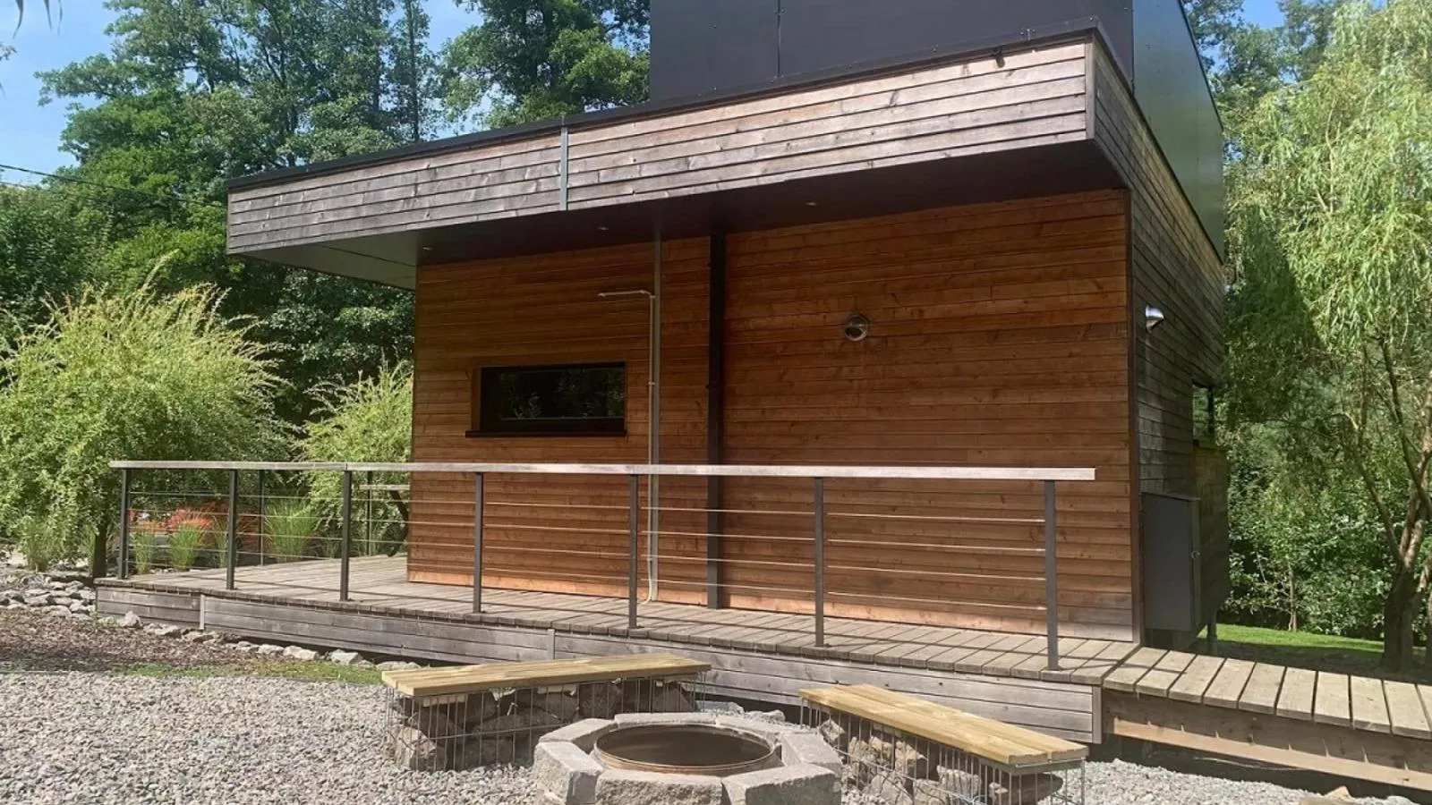 Bois Joli-Buitenkant zomer