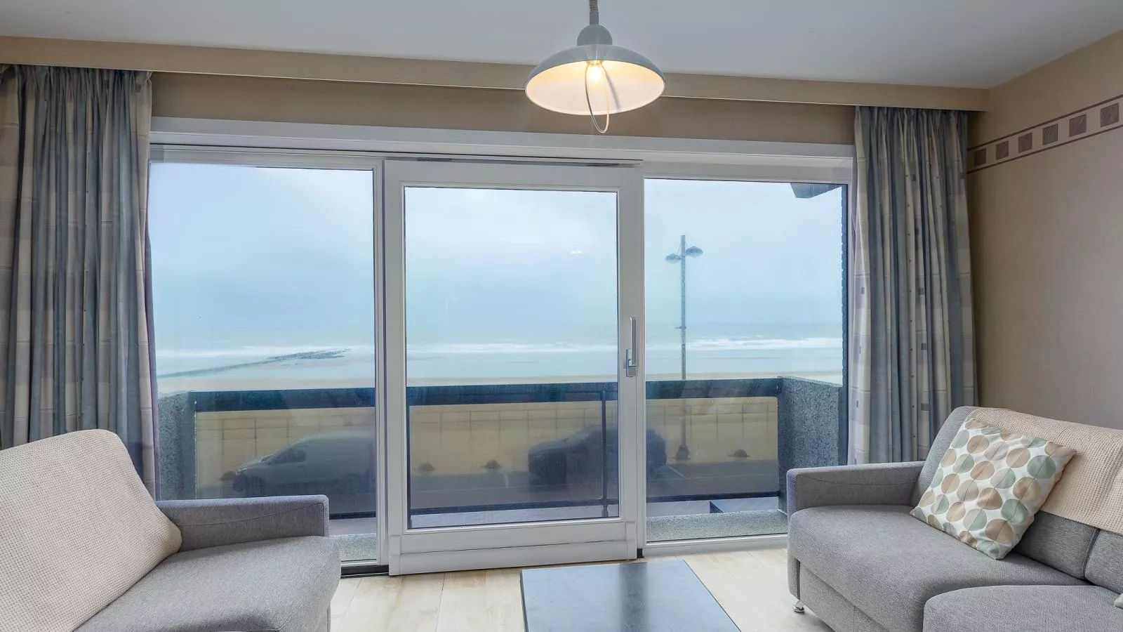 Espace II - 0102 + box 2 (Magnum)