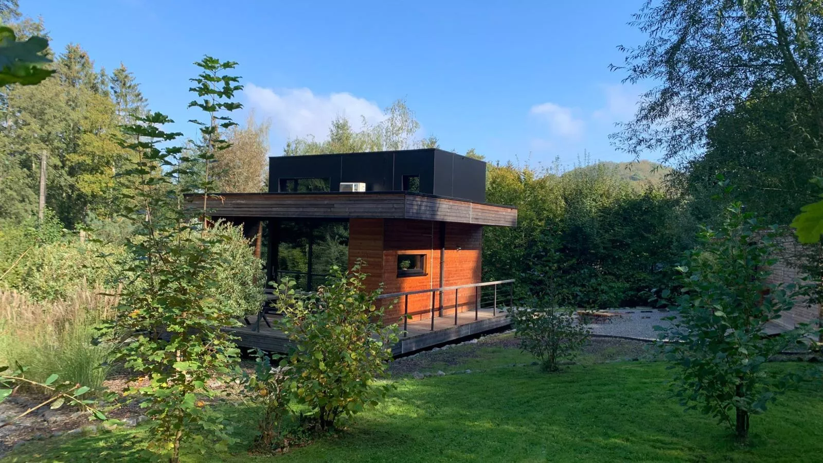 Bois Joli-Buitenkant zomer