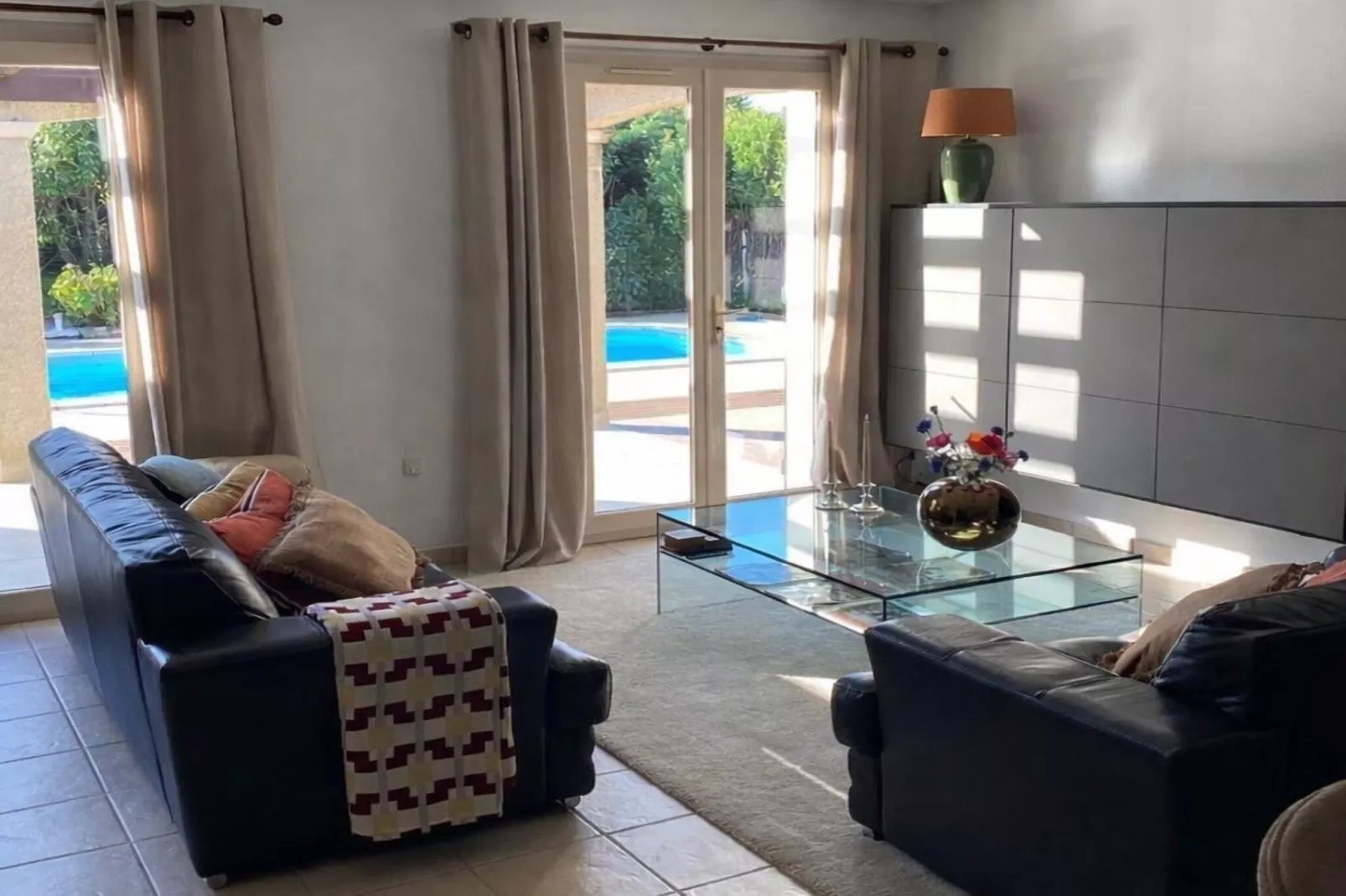 Villa Sizarin - Woonkamer